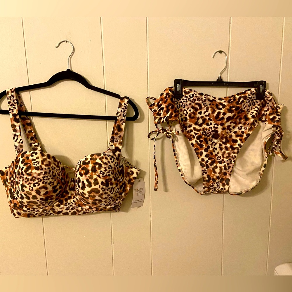 NWT Time and Tru woman’s 2x (20w-22w) animal print 2 piece bikini